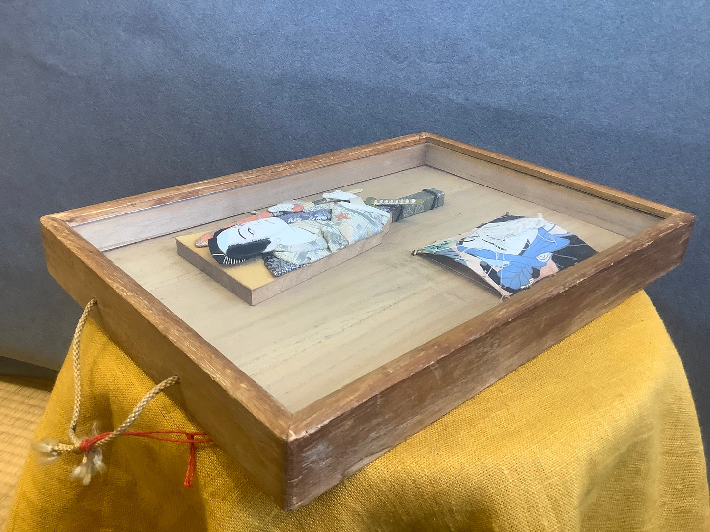 Display Box with Hagoita and Kite