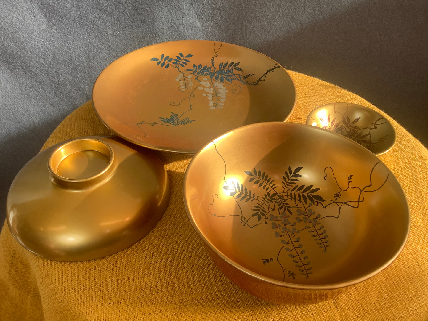 Lacquered eating set